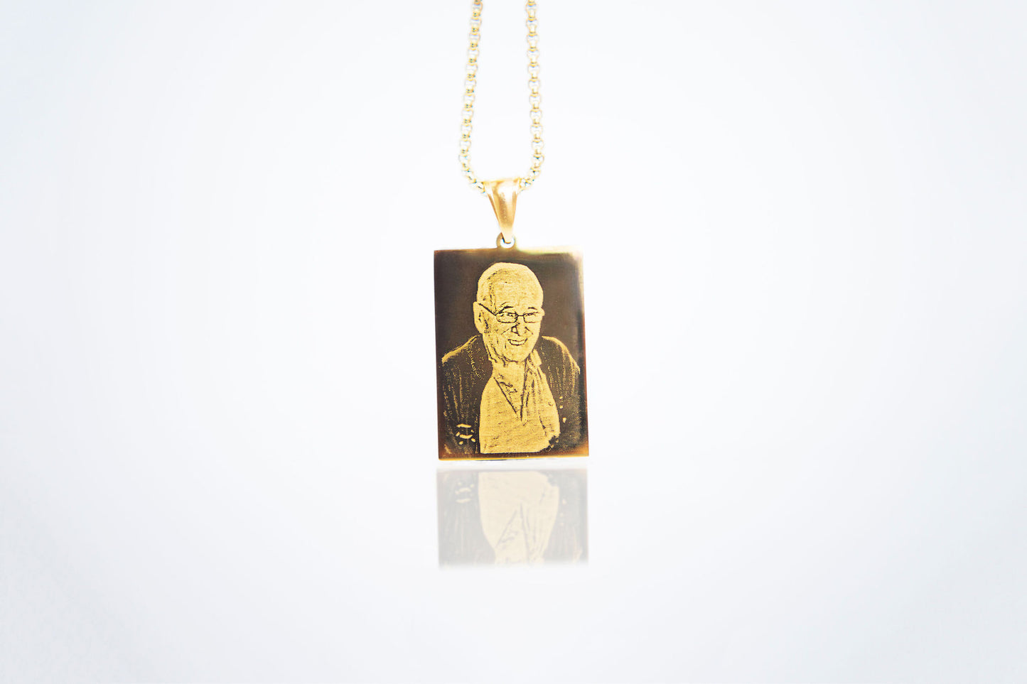 Gold rectangle pendant box chain photo engraved