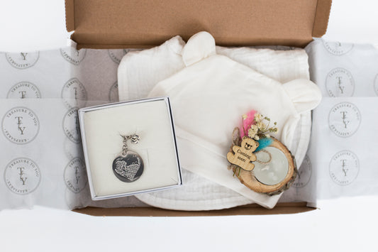 New baby gift set - engraved scan keyring