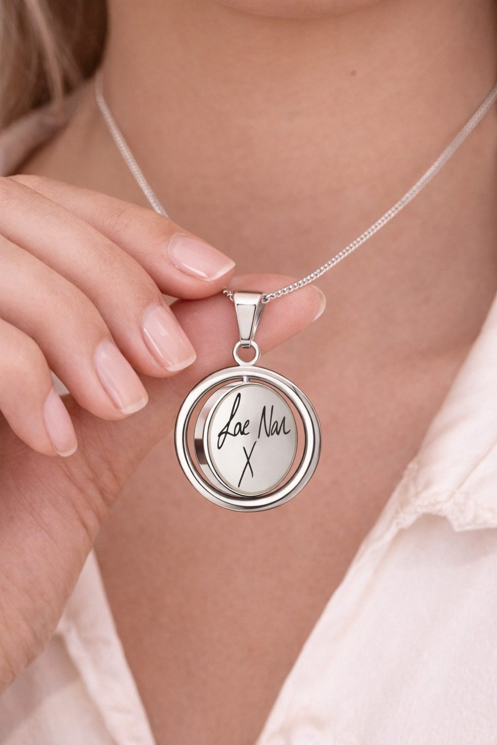 Silver Personalised Rotating Photo Locket Necklace – Spinner Memory Pendant