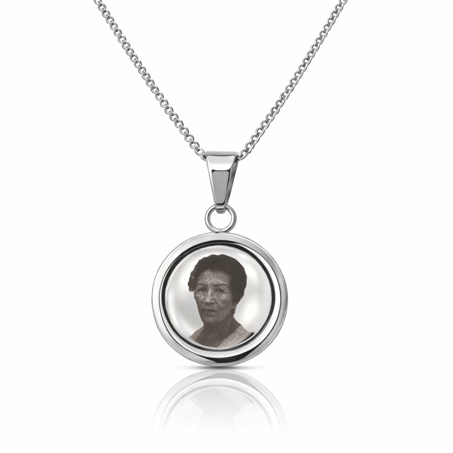 photo engraved sivler necklace
